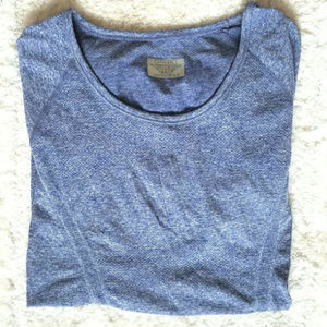 🔥SALE!🔥 Athleta top Scrunched Buttom Size Large